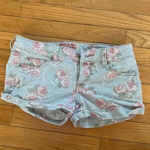 Mossimo Supply Co Size 3 Women’s Rose Print shorts